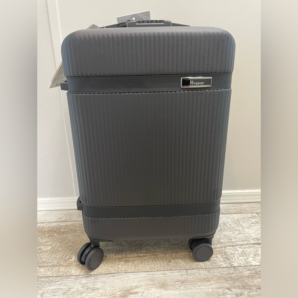 NWT IT Luggage Carry On